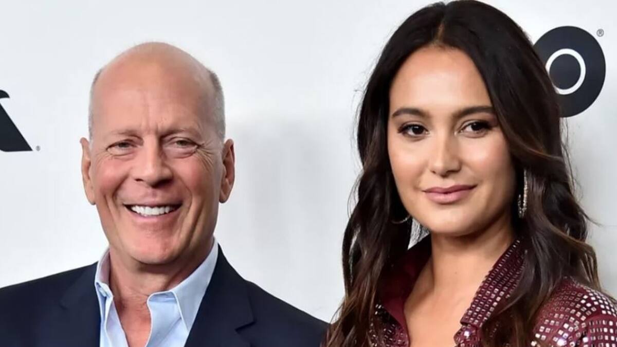 Esposa de Bruce Willis desmiente que Demi Moore se mudó con ellos para cuidar del actor