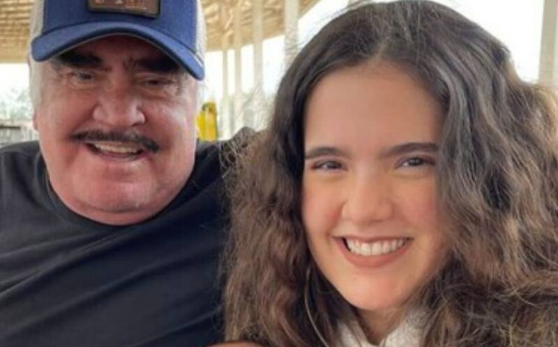 Camila Fernández ha seguido los pasos  de su abuelo, Vicente Fernández, en la música  - Créditos: Instagram: Camila Fernández