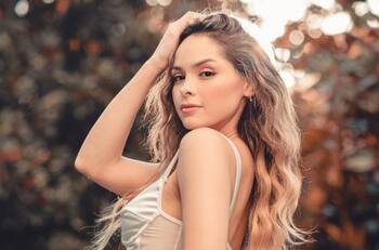 Quién es Camila Vásquez, exbailarina de Rojo que es vinculada con Bambino