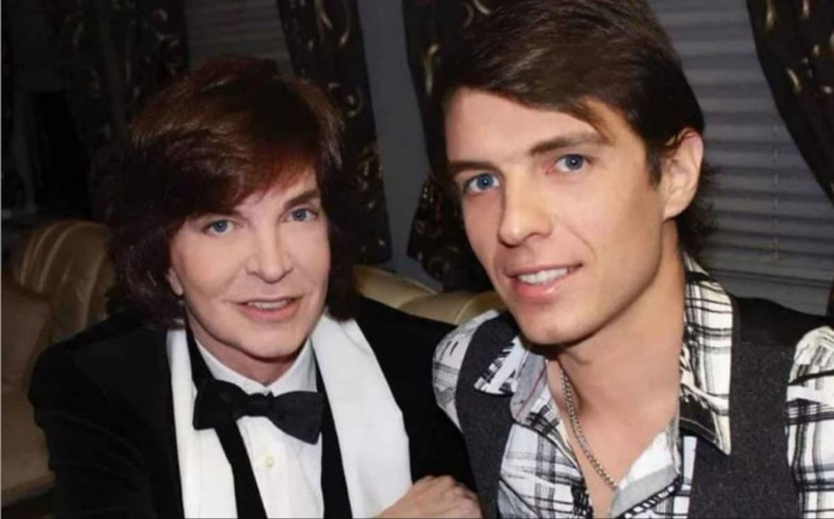 Camilo sesto y su hijo Camilo Siguen los rumores entorno al joven y su salud - Créditos: Instagram.