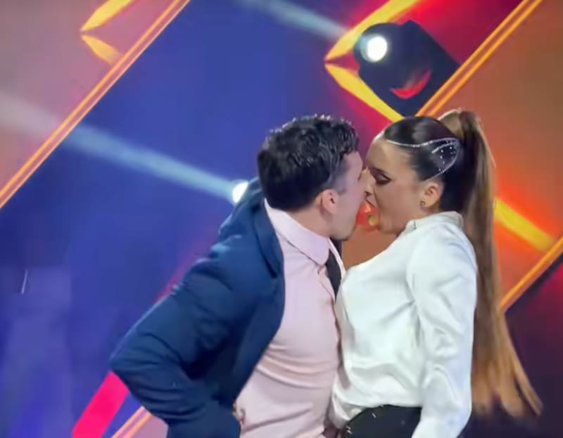 La modelo protagonizó un escándalo por su sensual baile.