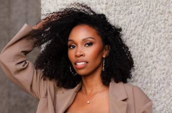 Carrie Bernans, actriz de Black Panther, sufrió accidente automovilístico