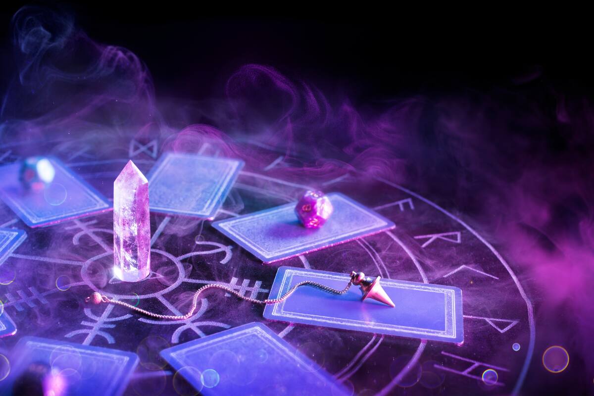 Cartas del Tarot Descubre aquí cuáles son las maneras en que puedes guardar las cartas del Tarot. - Créditos: Romolo Tavani