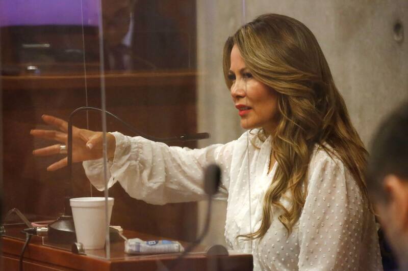 Cathy Barriga fue querellada por CDE con un documento de 69 páginas.