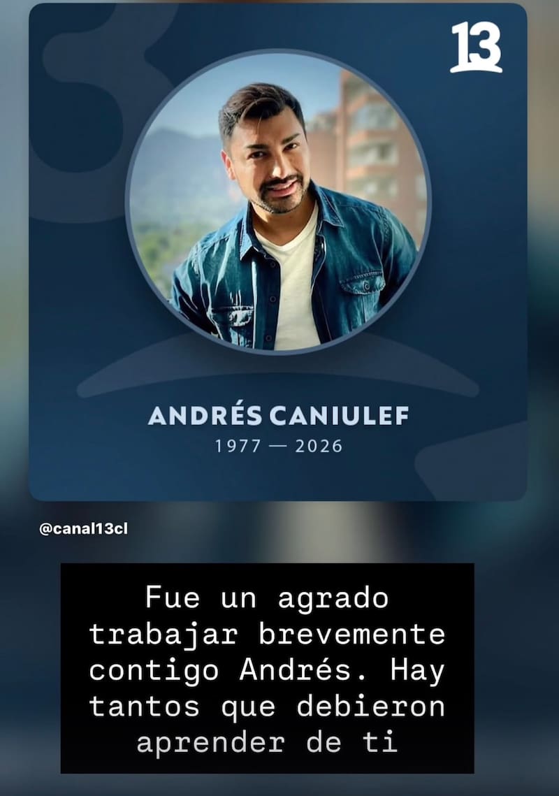 La periodista despidió a su colega.