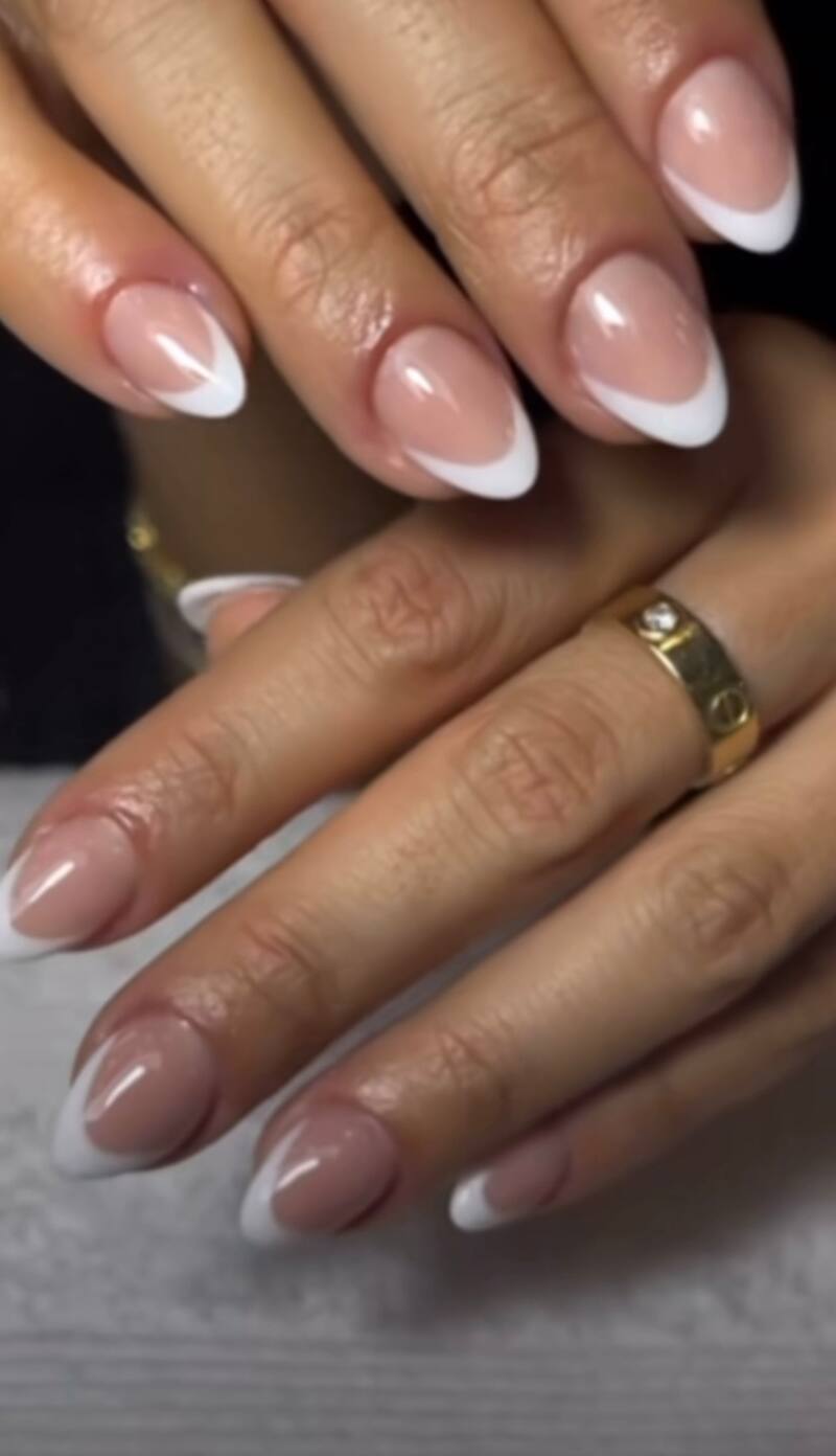 Chama también aprovechó la instancia para hacerse una manicura.