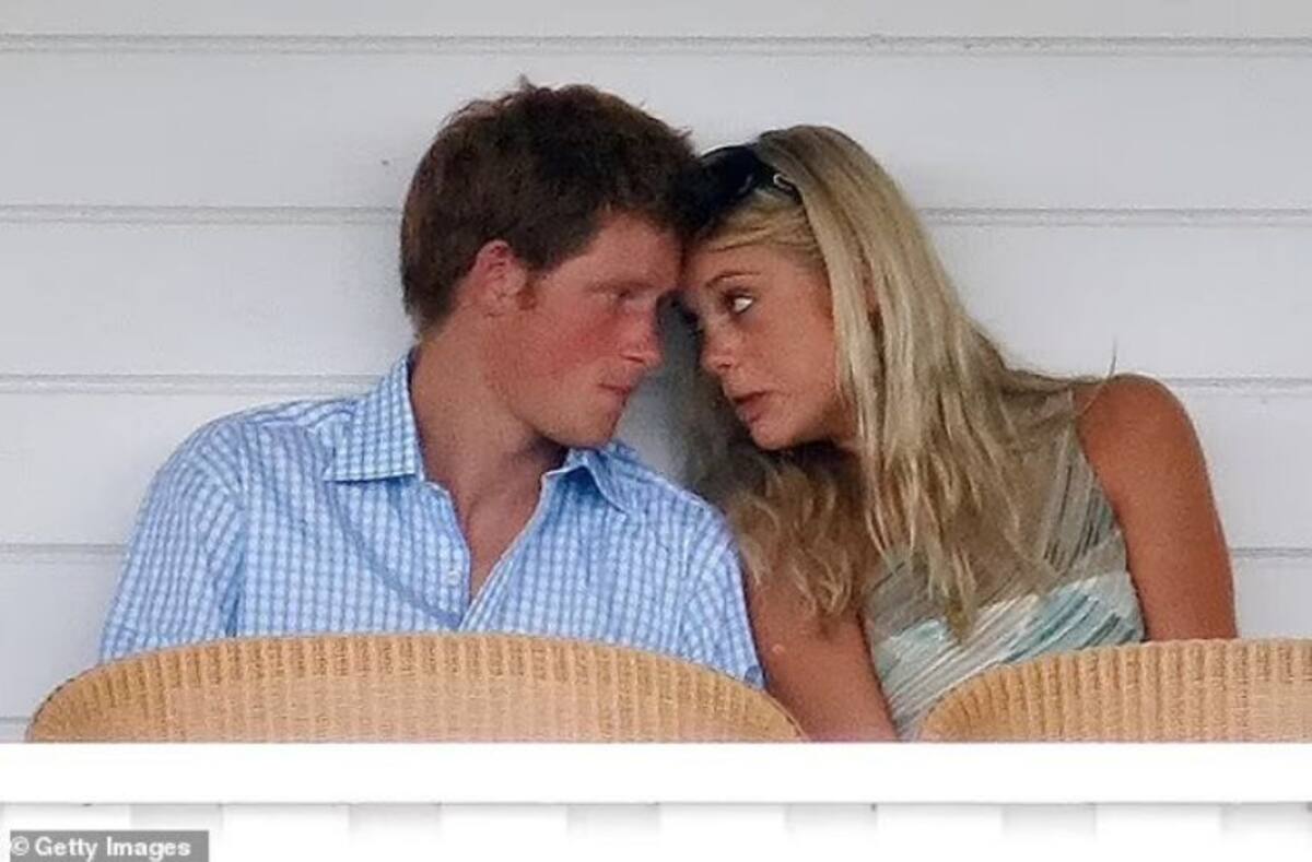 La pareja lucía muy enamorada, pero tras el acoso de la prensa, su relación terminó por fracturarse.