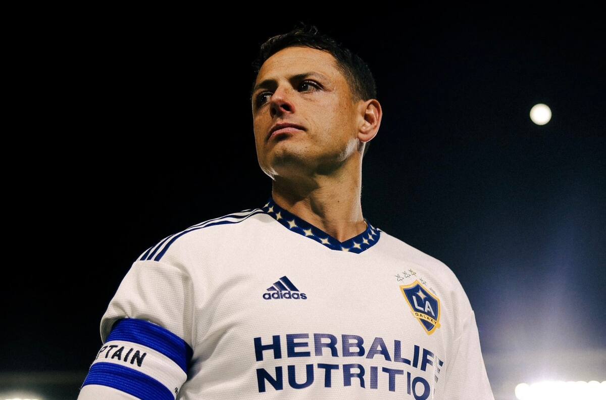 Chicharito Hernández se encuentra con “arresto domiciliario” en Estados Unidos