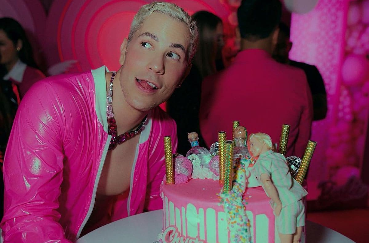 Christian Chávez celebra su cumpleaños al estilo Barbie