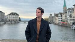 Christopher Uckermann complace a fan en pleno metro de Suecia y se echa un palomazo