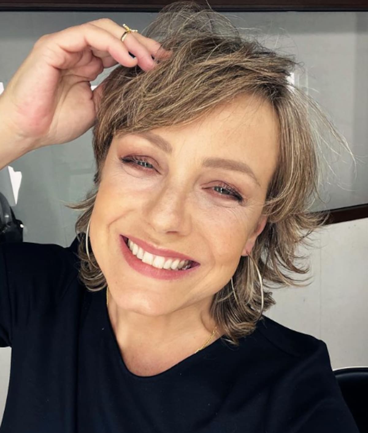 Claudia Conserva se realizó cambio de look con la aprobación de su doctor.