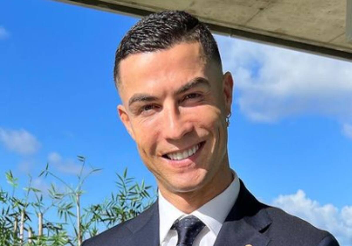 Cristiano Ronaldo El futbolista del Al-Nassr causó revuelo en redes sociales con una imágen en la que se puede ver las uñas de los pies pintadas. - Créditos: Captura de Pantalla