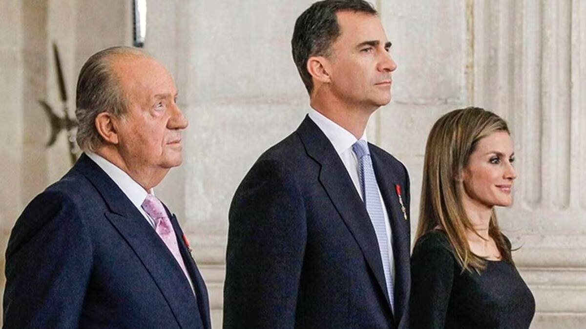 “Todo menos discreto”: Aseguran que los Reyes Felipe y Letizia están furiosos por las fotos del cumpleaños de Juan Carlos I