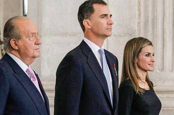 “Todo menos discreto”: Aseguran que los Reyes Felipe y Letizia están furiosos por las fotos del cumpleaños de Juan Carlos I