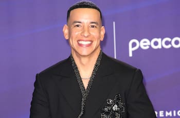 Todo lo que se sabe sobre la millonaria demanda por estafa que enfrenta Daddy Yankee en Chile