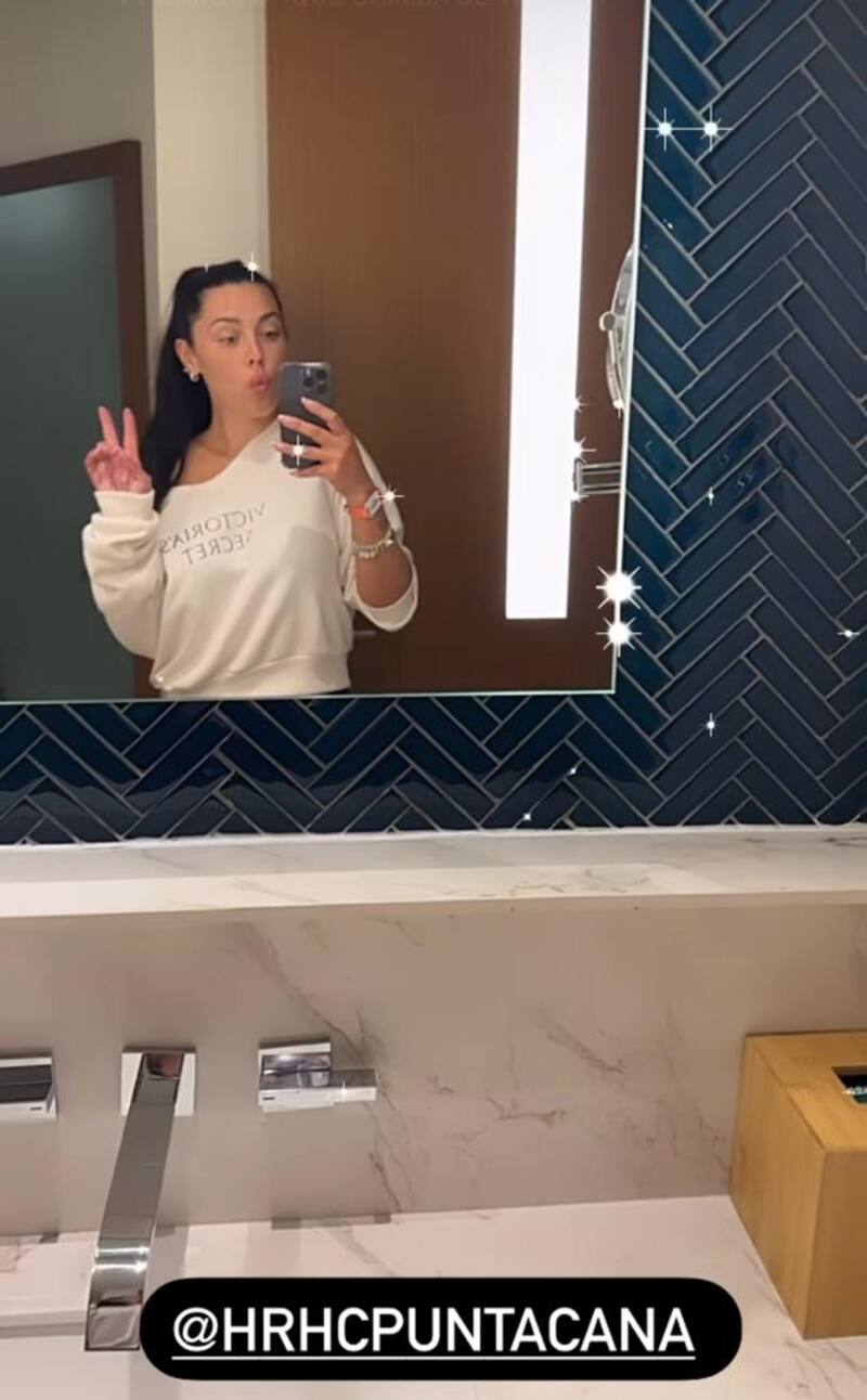 El lujoso hotel donde se hospeda Daniela Aránguiz.