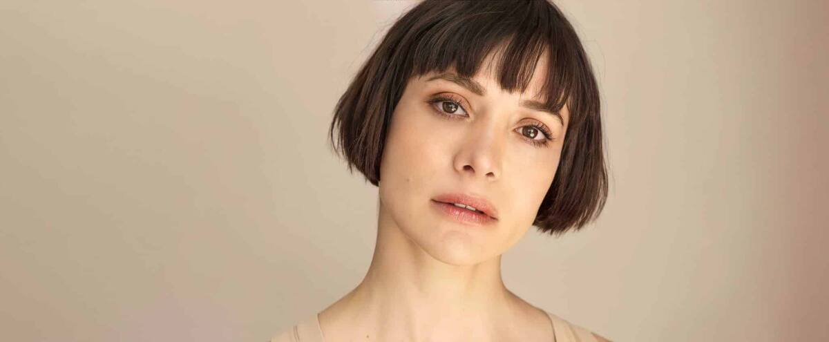 Daniela Ramírez y su nuevo "look" para protagonizar la nocturna de Canal 13 "Secretos de Familia".