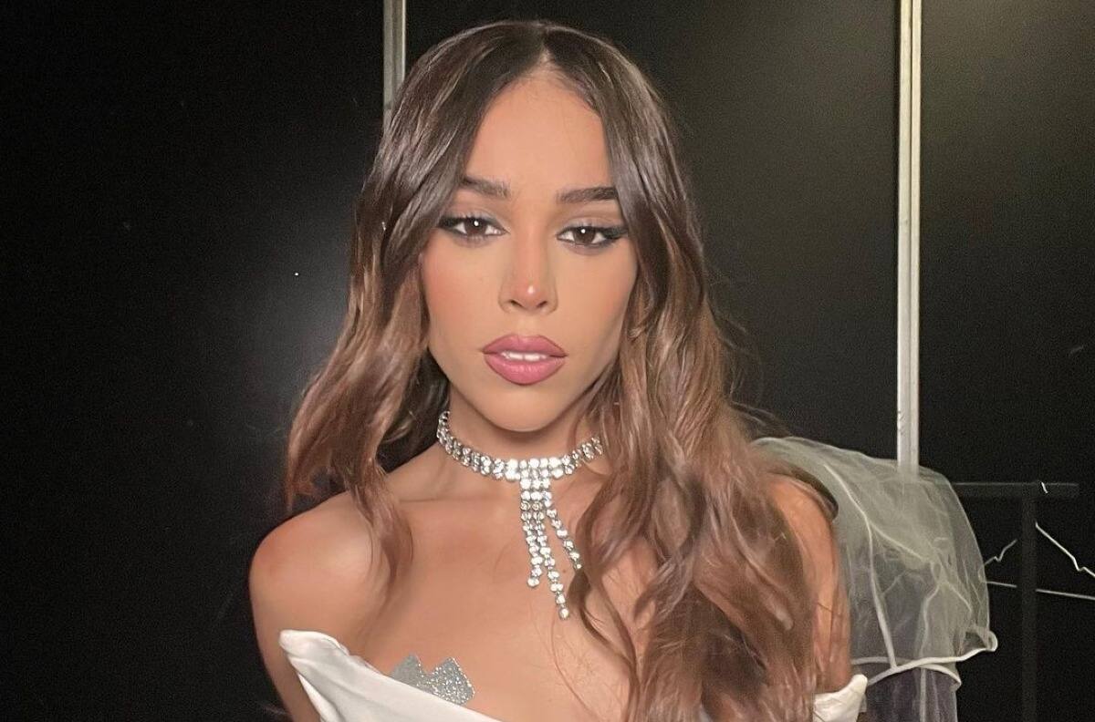 Danna Paola genera controversia al revelar que carga "la cajita del deseo y de la felicidad"