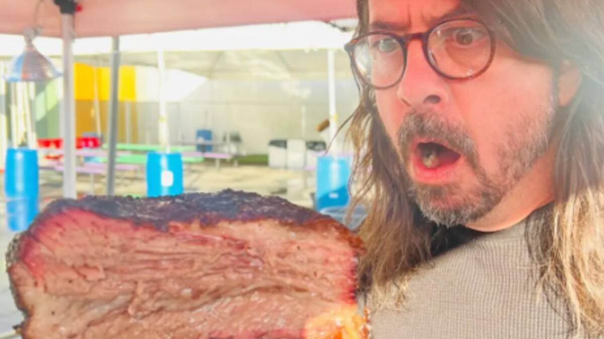 Dave Grohl tiene un gran corazón: cocinó durante 16 horas para personas en situación de calle
