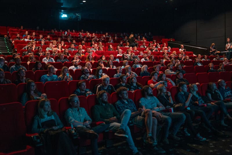 Revisa los detalles para que puedas ver tus películas favoritas a un menor precio.