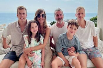 Las tiernas postales de las vacaciones familiares de Diana Bolocco y Cristián Sánchez en Europa