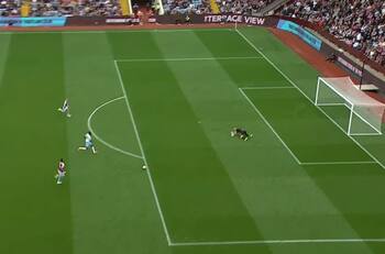 VIDEO | ¿El mejor del mundo? El increíble blooper de Dibu Martínez en la Premier League