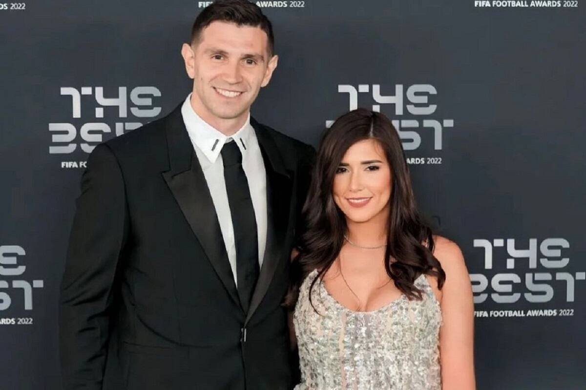 Dibu Martínez El arquero reveló la promesa a su esposa en los premios The Best - Créditos: @mandinha_martinez_