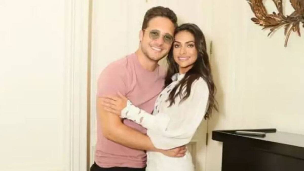 Diego Boneta y Renata Notni presumen su amor en un lujoso viaje por Grecia