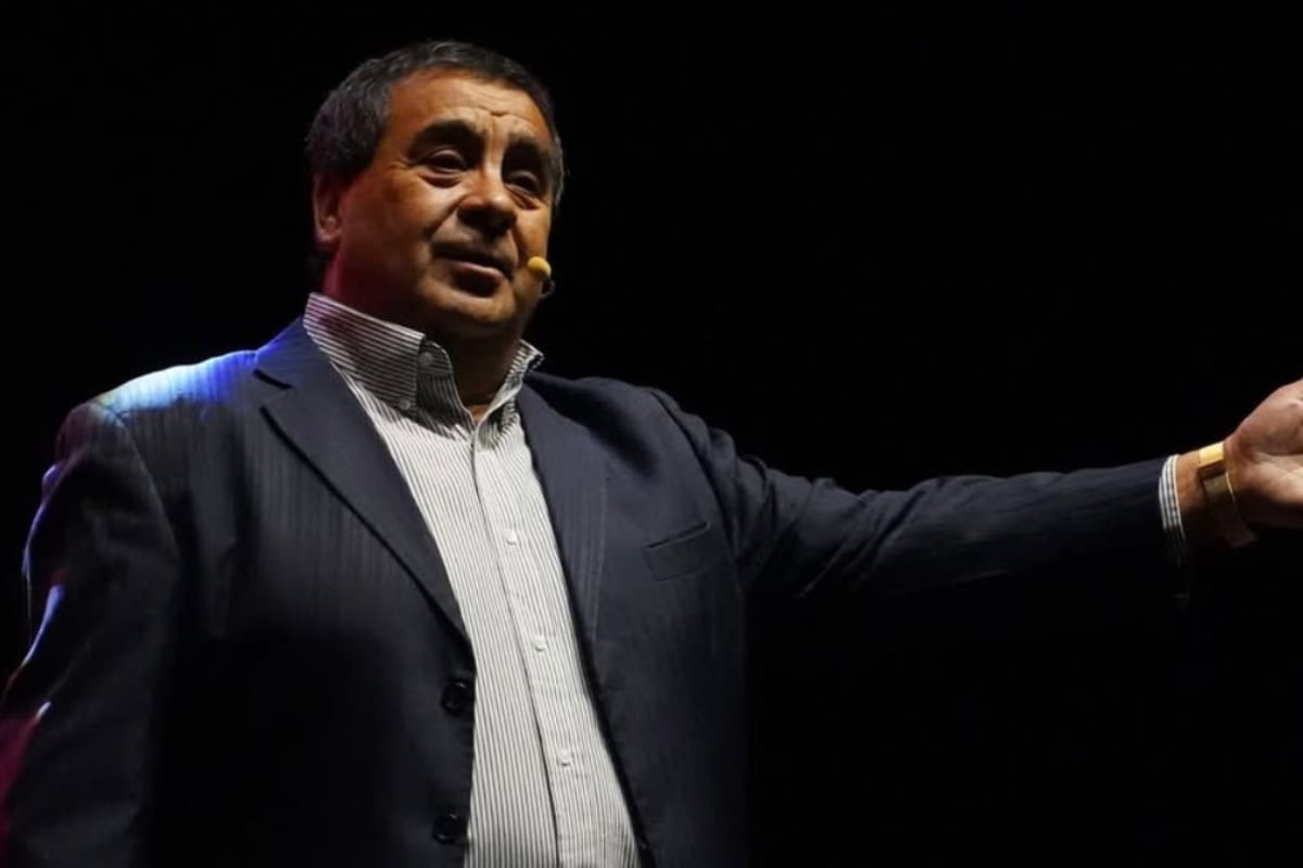 El comediante rompe el silencio tras confuso incidente en festival.