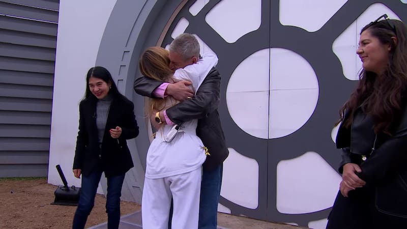 La actriz recibió la visita de sus padres.