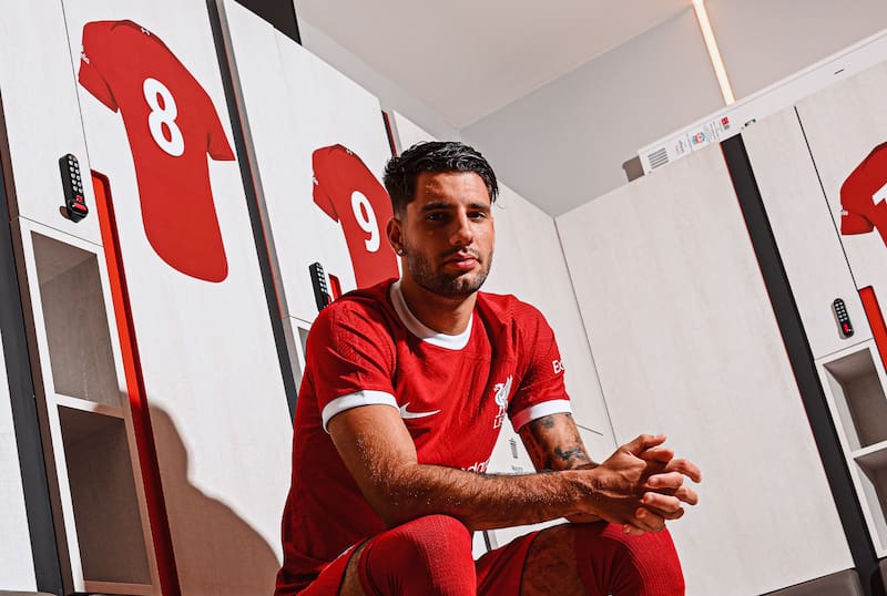 Dominik Szoboszlai usará el número 8 en el Liverpool
