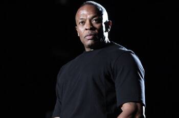 Hija de Dr. Dre acusa abandono de su padre y que se encuentra viviendo en la calle