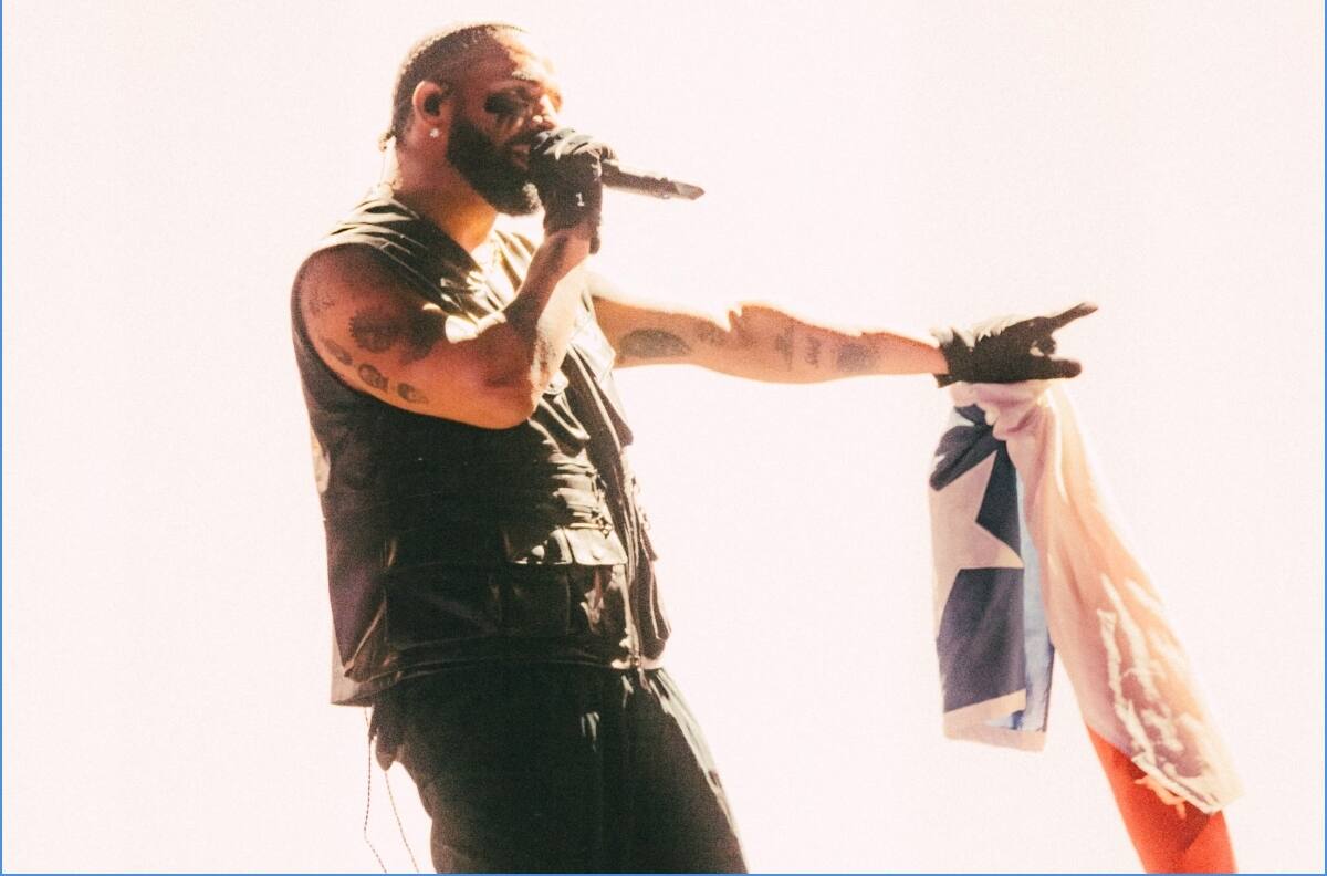Lo repletaron de recetas y lo llaman el "mañas 2": Drake, el nuevo cantante odiado por los chilenos