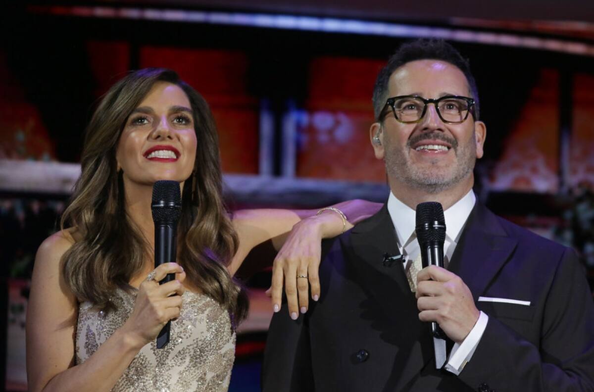 Eduardo Fuentes se roba la pausa comercial de Olmué: Este fue el chiste sin censura que no salió en pantalla