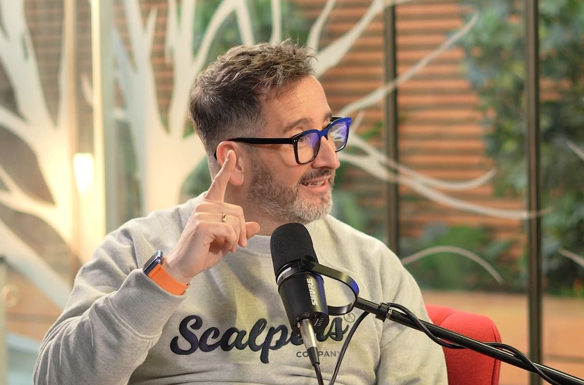 “Un rollo de confort y una...”: El incómodo regalo de amigo secreto que le dieron a Eduardo Fuentes