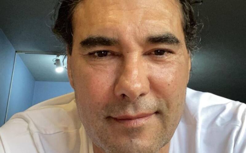 Eduardo Yáñez  El actor de 60 años, habló de una de las etapas más difíciles de su vida, relacionada con el consumo excesivo de alcohol  - Créditos: Instagram: @eduardoyanezofc