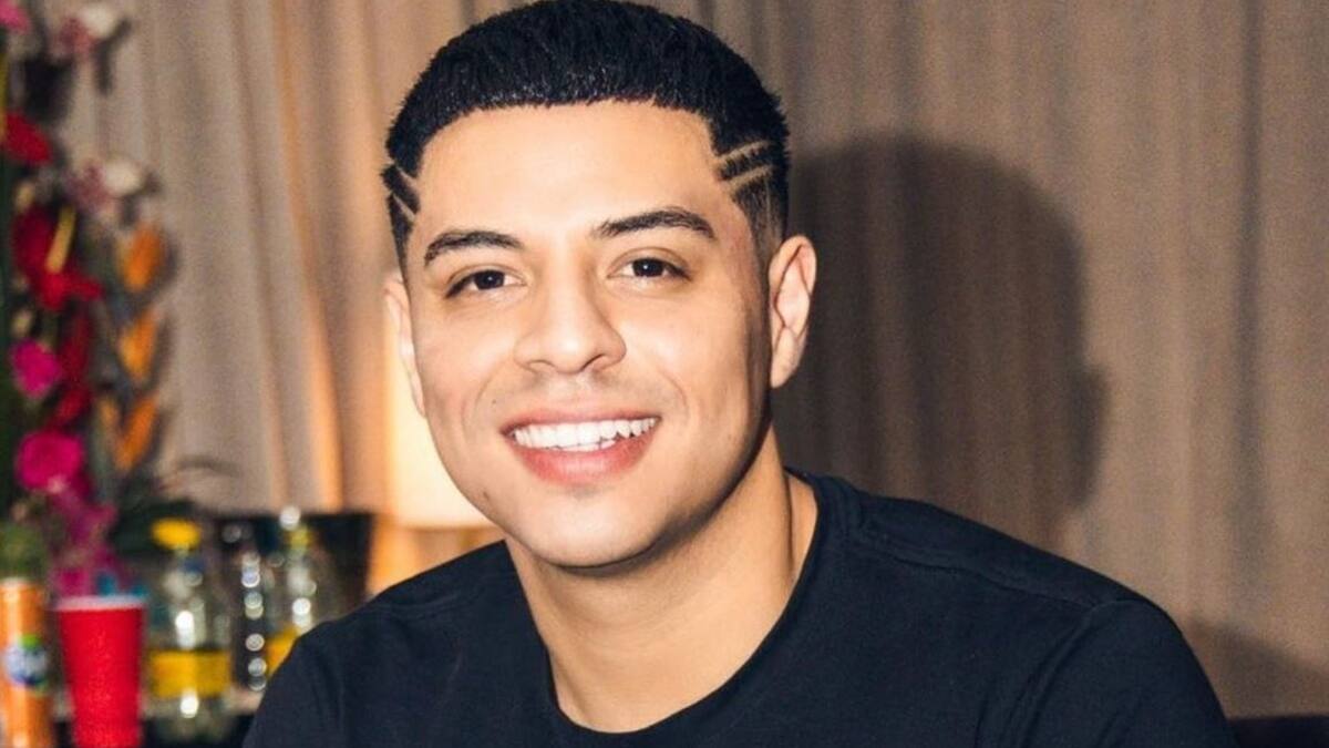 Eduin Caz de Grupo Firme divide opiniones en redes sociales por el "baile de los machetes"