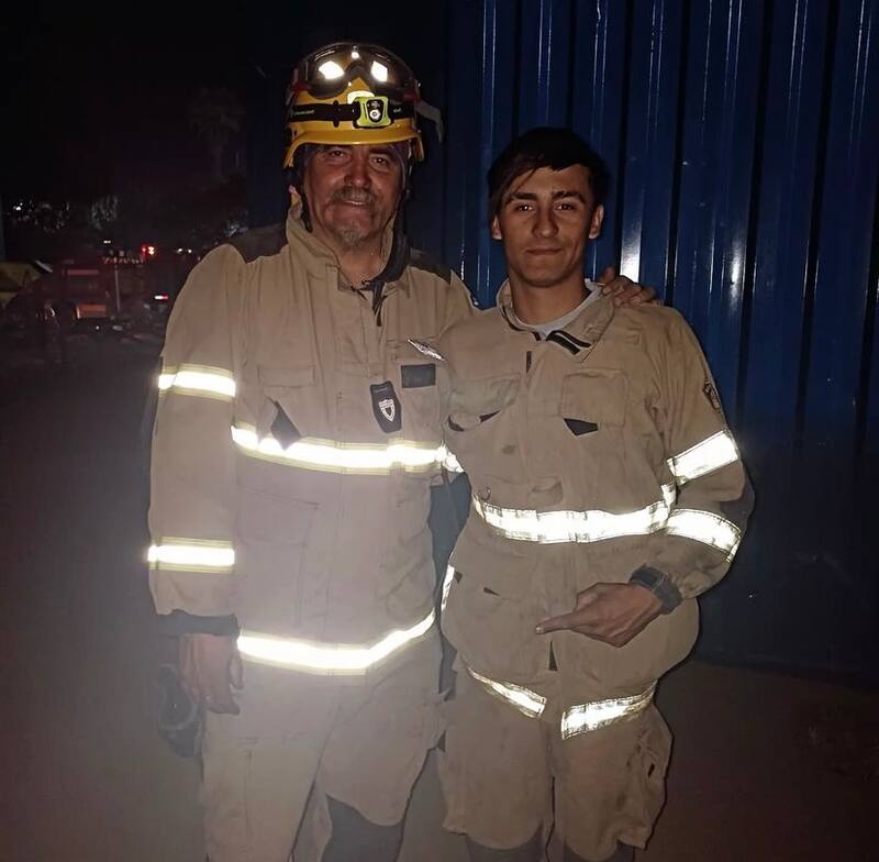 El Flaco junto a su hijo.