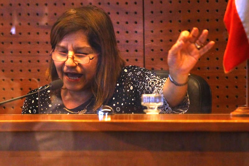 Santiago, 6 de noviembre de 2023.
El jugador DE Colo Colo Jordy Thompson, es dejado en prisión preventiva en el penal Santiago n, después de llevarse a cabo la audiencia de control de detención en su contra por Violencia Intrafamiliar, en la Jueza de Turno del !4 Juzgado de Garantía, comunica la prisión preventiva solicitada por la fiscalía.
Adrian Aylwin/Aton Chile