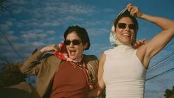 Las fotos del matrimonio de la actriz chilena Lorenza Izzo, hija de Rosita Parsons, con Sophie Tabet