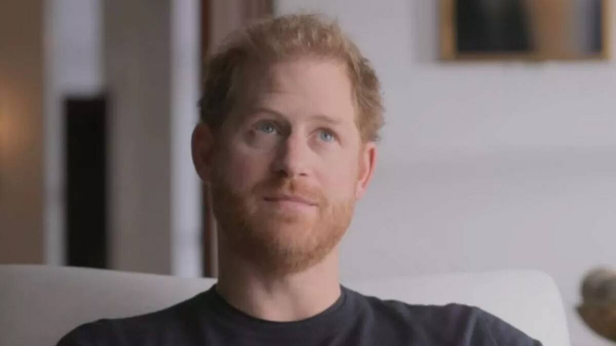 El príncipe Harry asegura que él “No quiero hundir a la monarquía, quiere salvarla”