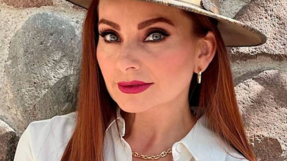 Elizabeth Álvarez habla por primera vez con los medios sobre la infidelidad de Jorge Salinas