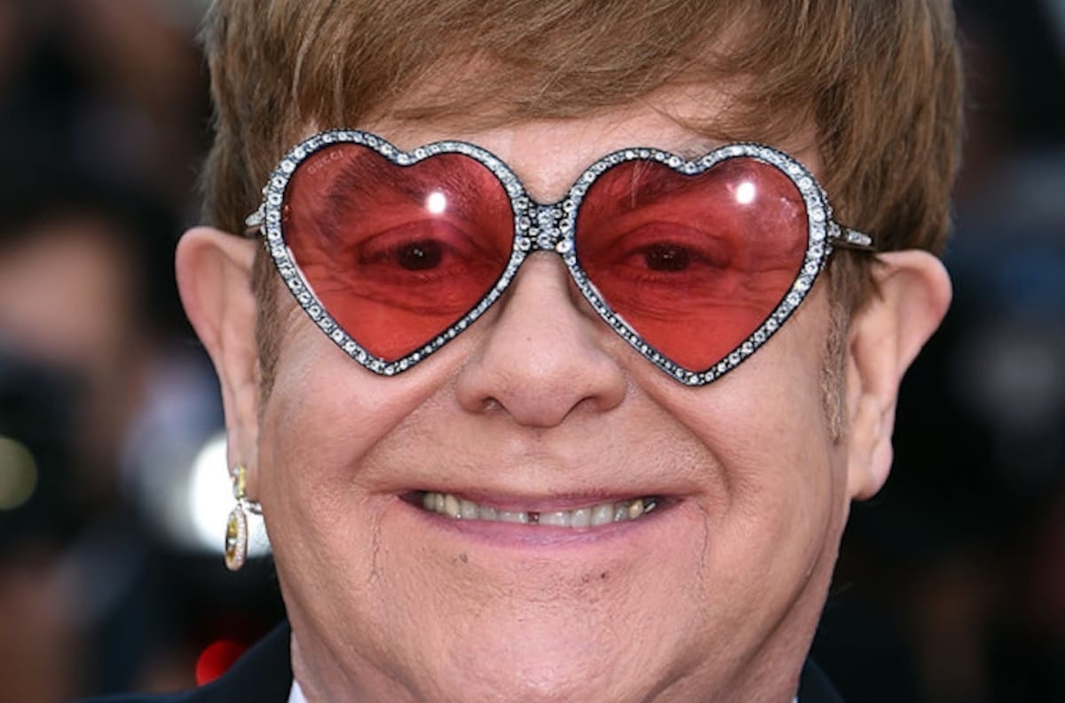 Elton John confiesa que logró escapar del sida en los años 80