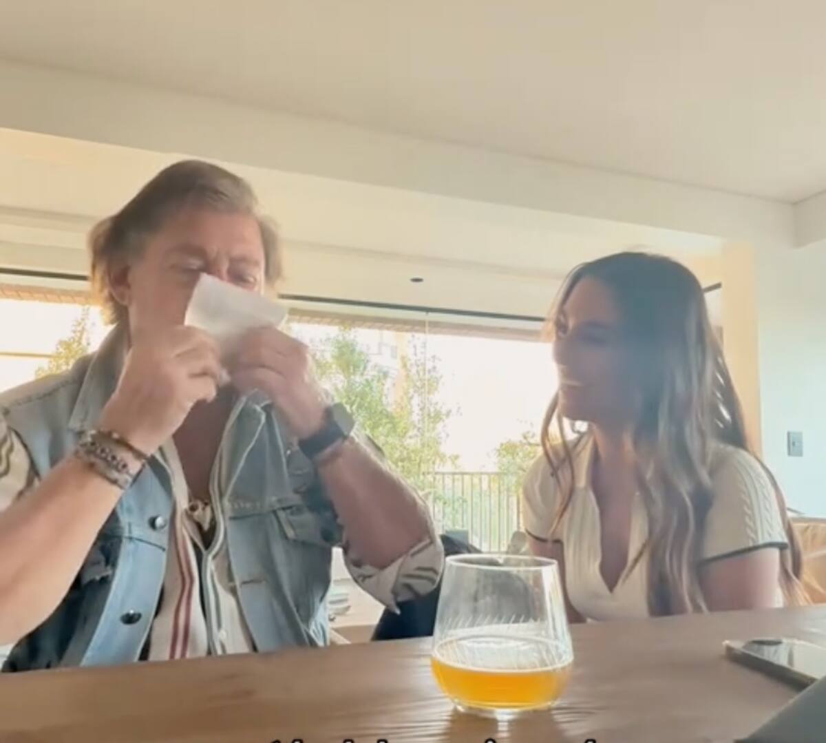 El empresario y su reacción el embarazo de su hija Tita.