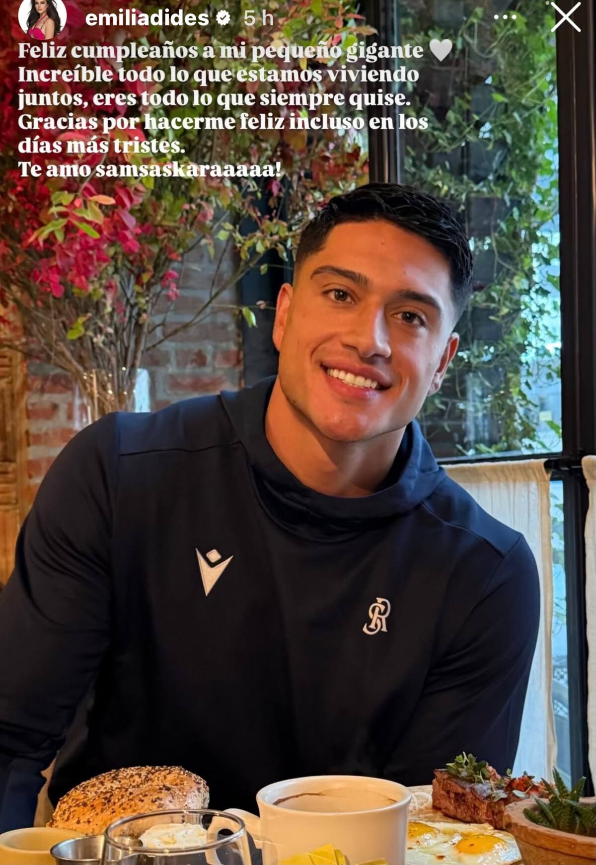 La modelo dedicó tierno mensaje de cumpleaños a Sammis Reyes.