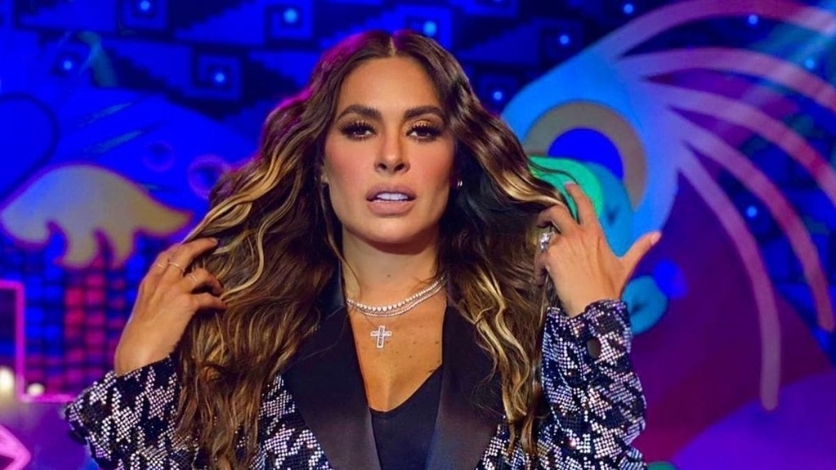 Galilea Montijo se tatúa en pleno programa para festejar sus 50 años: “pa’ lo bueno y pa’ lo malo”