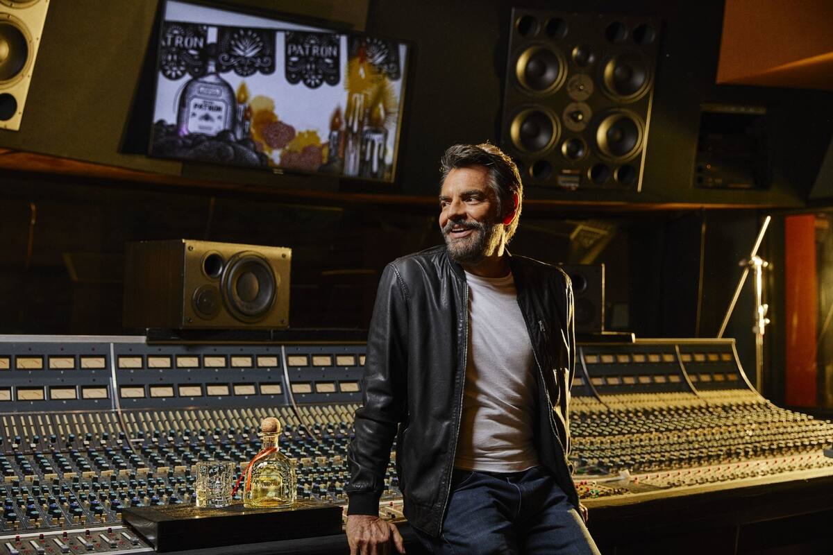 Eugenio Derbez sorprendió al promocionar una marca de tequila. - Créditos: Cortesía Tequila Patrón