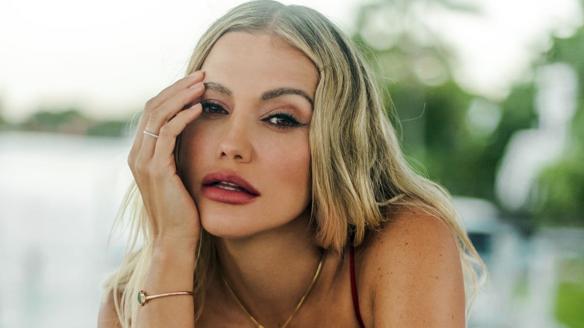 La colombiana Fanny Lu, que recién presentó nuevo tema, usa su música para dar mensaje de empoderamiento