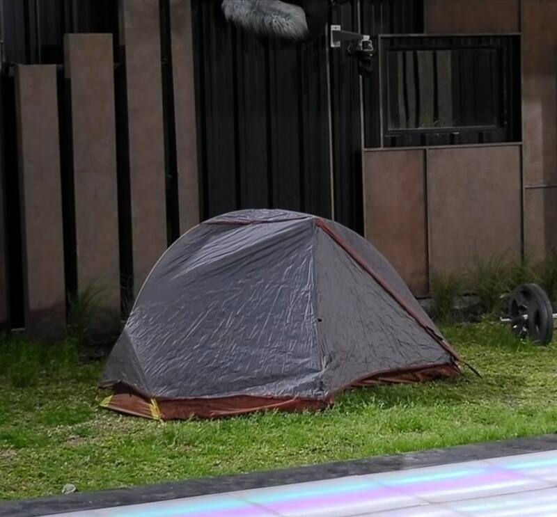 La carpa de Federico Farrell en "Gran Hermano" Chile.