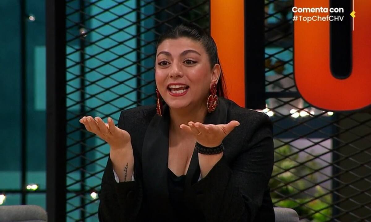 Fernanda Fuentes no pudo contener la risa. Créditos: Pantallazo CHV